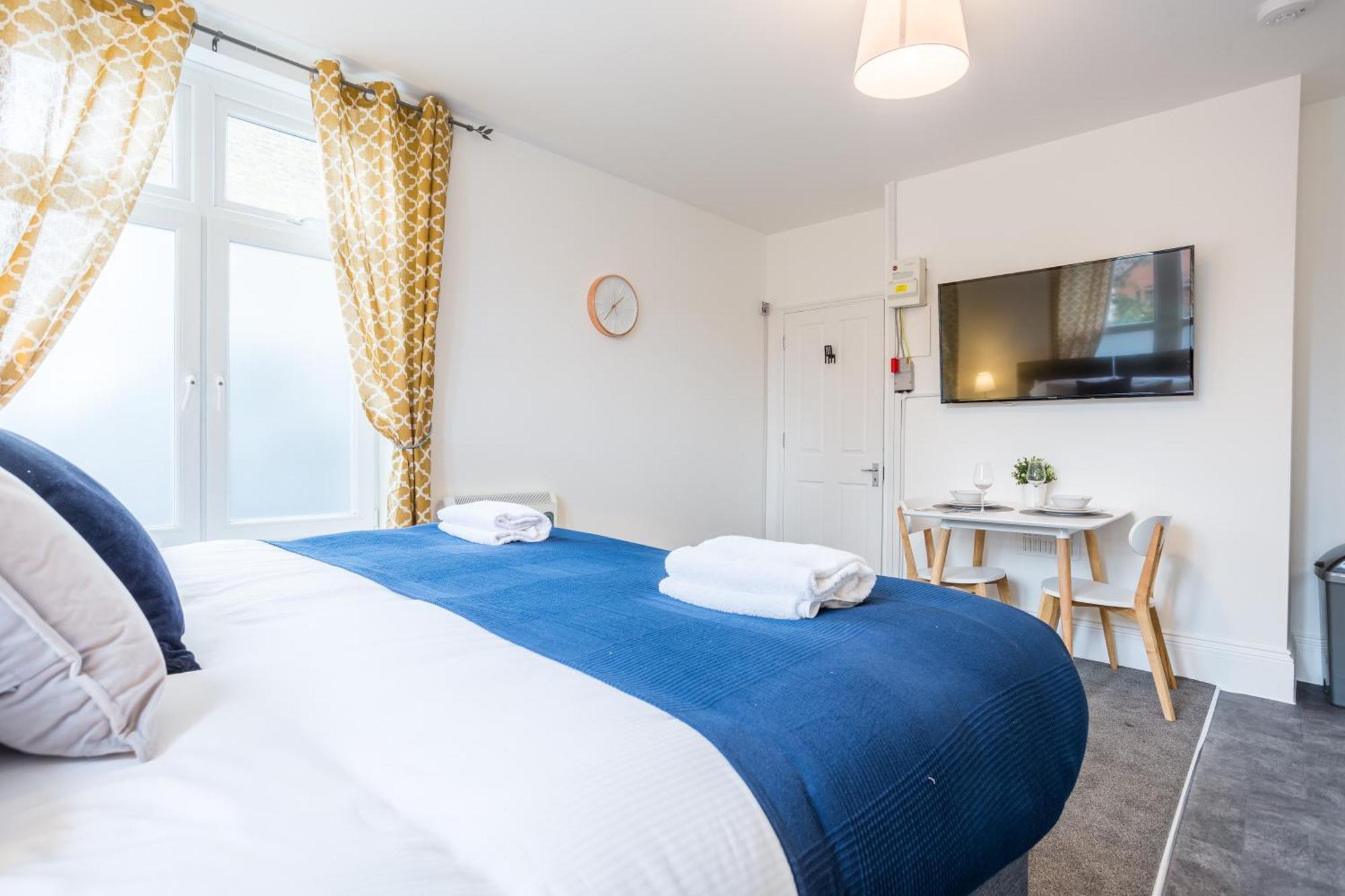 West Street Studio Apartments In Southend Екстериор снимка
